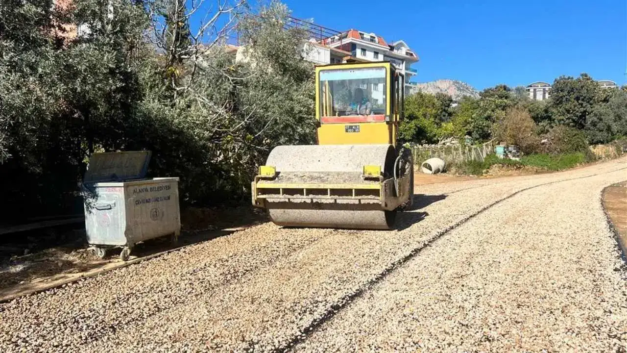 Alanya’da Yollara Konfor Dokunuşu: 3 Mahallede Eş Zamanlı Çalışma! 2